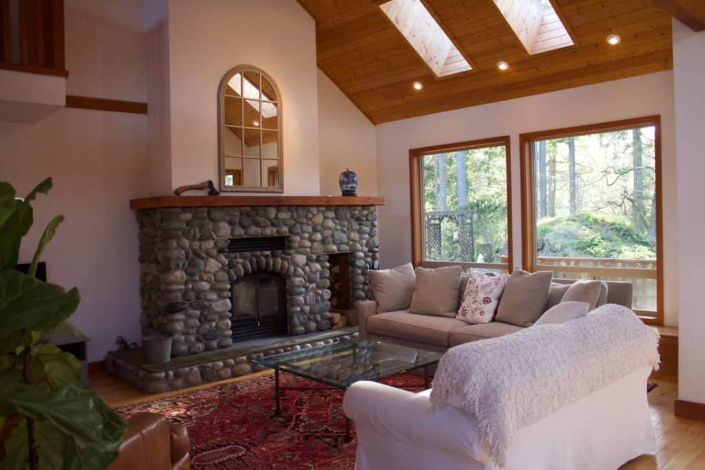 Interior living room walls and ceiling